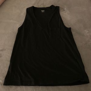 Madewell Tops - Madewell V neck tank top OBO Madewell Tops - Madewell V neck tank top OBO